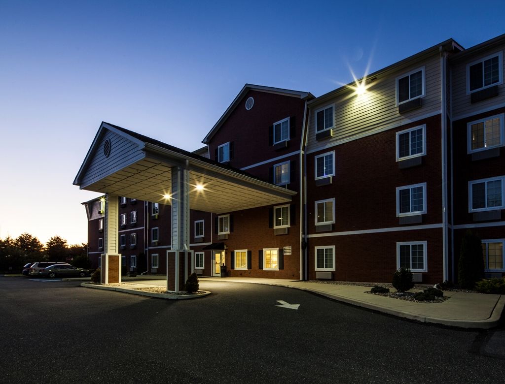 Woodspring Allentown Hotel